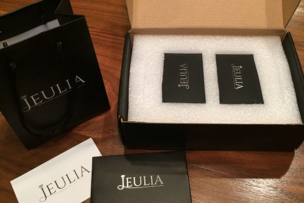Unboxing an Emerald Cut CZ Engagement Ring from Amarley