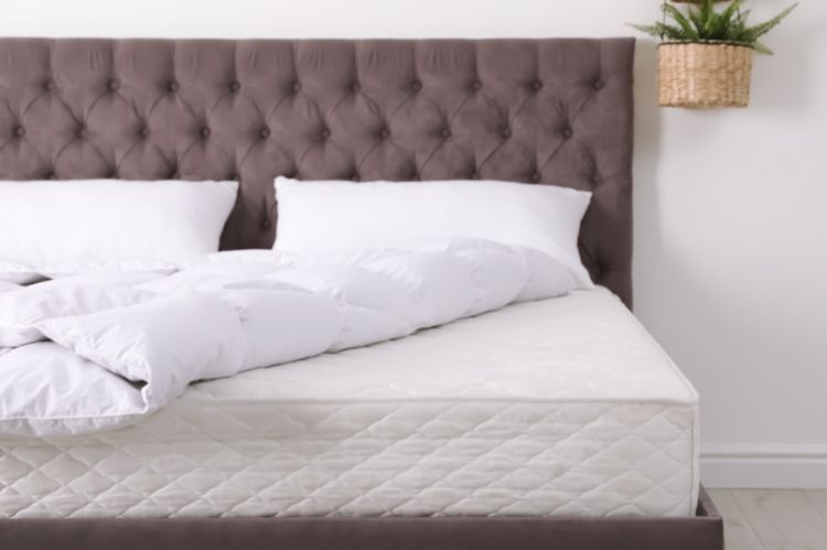How Adjustable Beds Can Improve Your Sleep