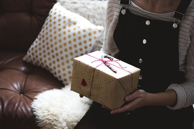 A Buyer’s Guide Gift Cheat Sheet: Gifts for Her